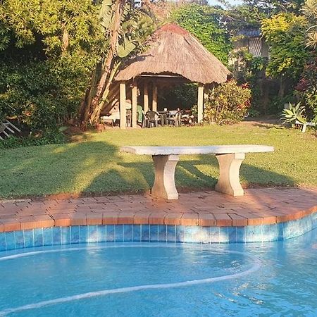 23 Ambleside Holiday Retreat By The Sea Port Shepstone Buitenkant foto